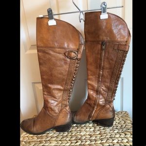 Vinca Camuto leather boots